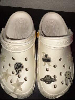 CROCS Kids Classic Clog in White with Space Jibbitz